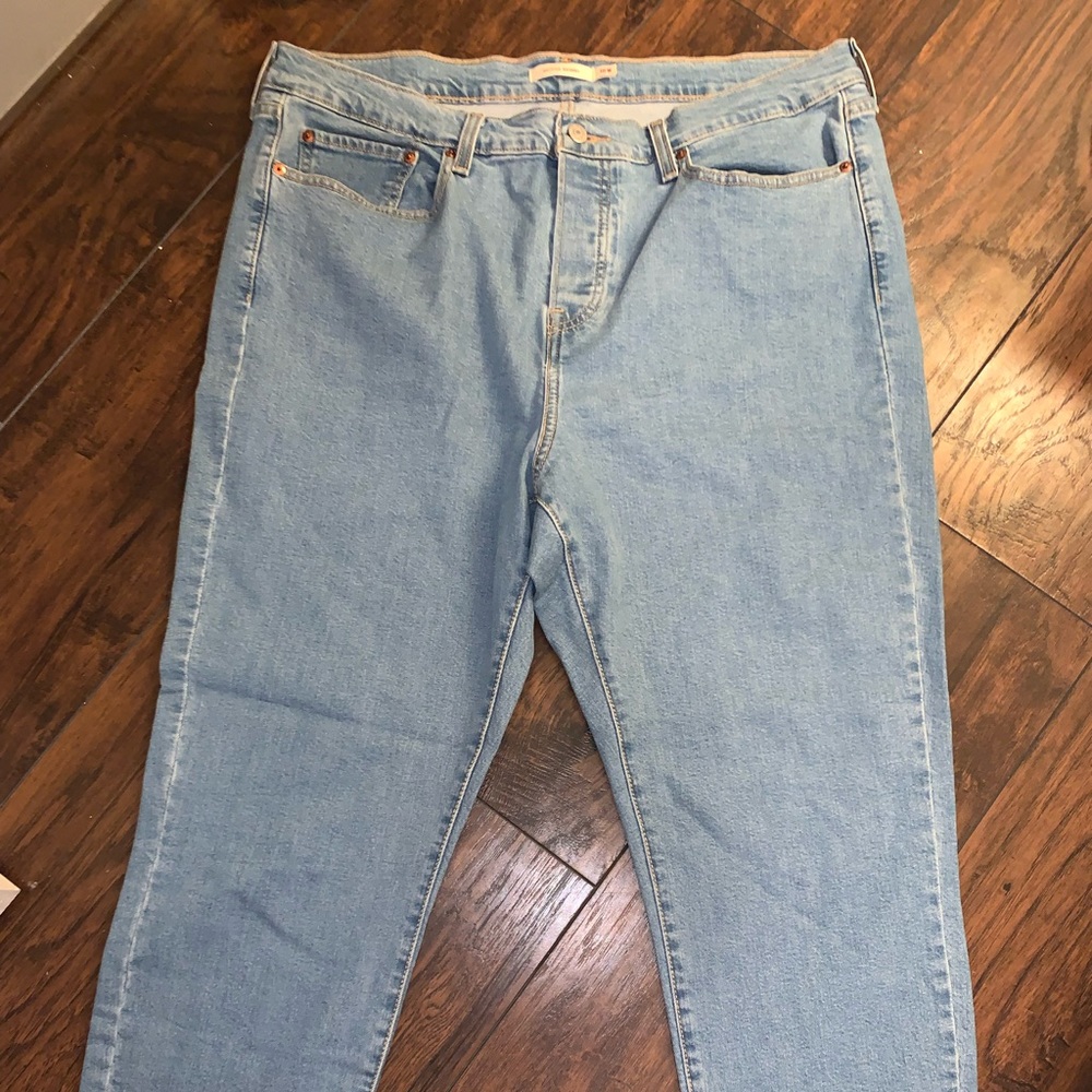 Levi Wedgie Fit Skinny Women’s Jeans Light Blue!